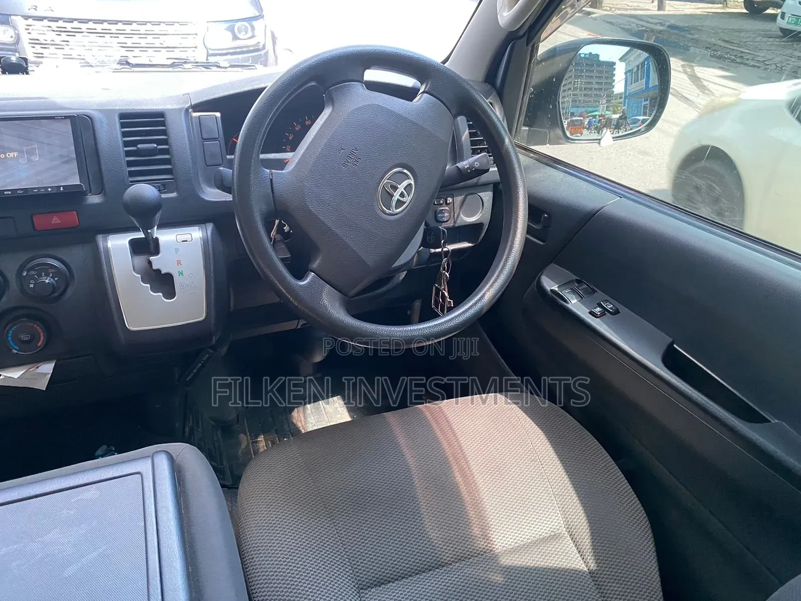 Toyota HiAce 2016 White