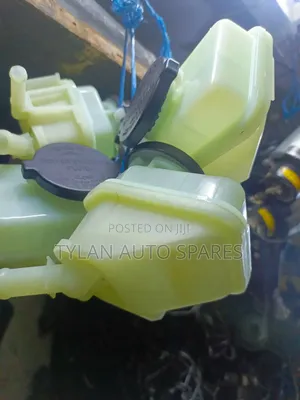 Power Steering Fluid Container Revo