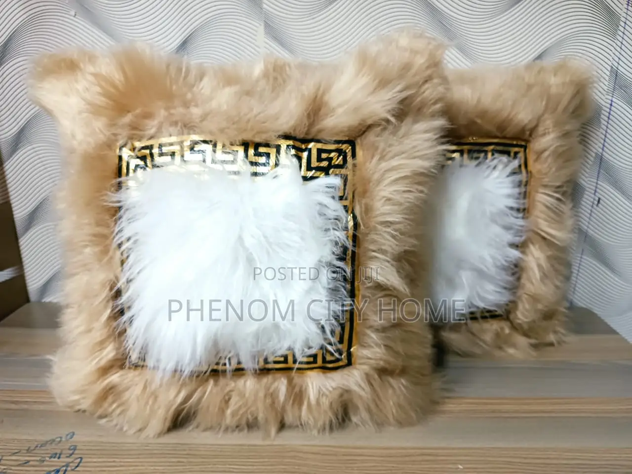 Elegant Decorative Chiwawa Vases