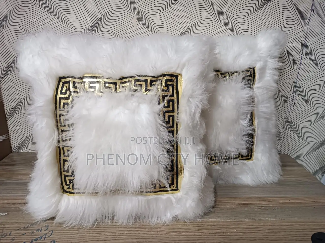 Elegant Decorative Chiwawa Vases