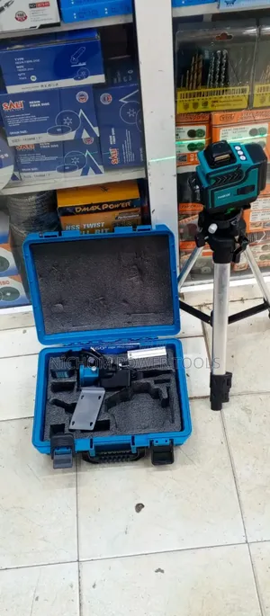 Makita Laser Level With Tripod Stand