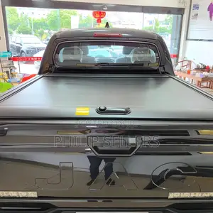 Quality Double Cab Roller Shutter Trunk Cover Available at P