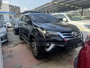 Toyota Fortuner 2.8 D AWD 2017 Purple