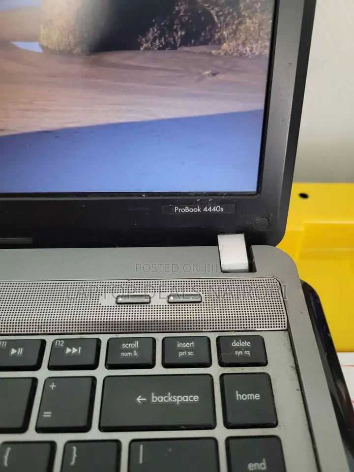 Laptop HP ProBook 4445S 4GB Intel Celeron HDD+SSD 320GB