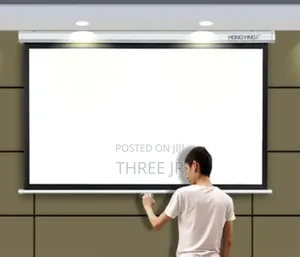 Manual Projection Screens Easy to Mount and Pull Down
