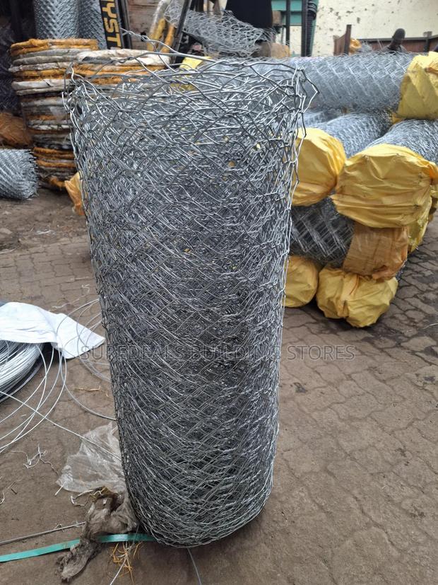 Tripple Twisted Chainlink-4ft*18mtrs - thumbnail 2