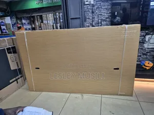 SAMSUNG 85-Inch Class Crystal UHD CU8000 Series