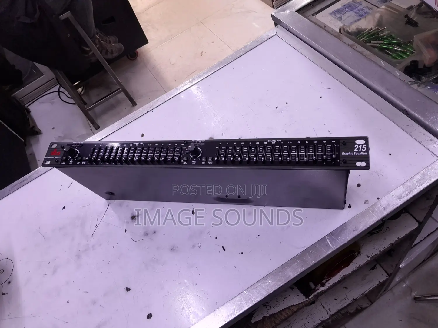 Single Equalizer With 2 Channels Graphic Equalizer 215 DBX