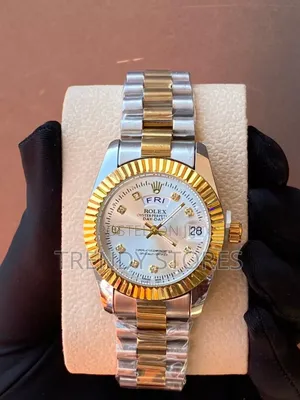 White Display Rosegold Rolex Watch