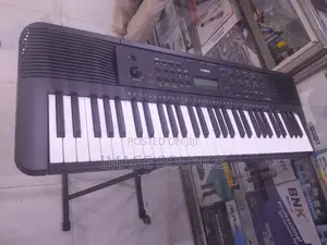 Keyboard Yamaha 283