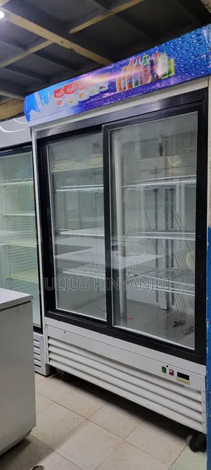 Sliding Doors 1500L Display