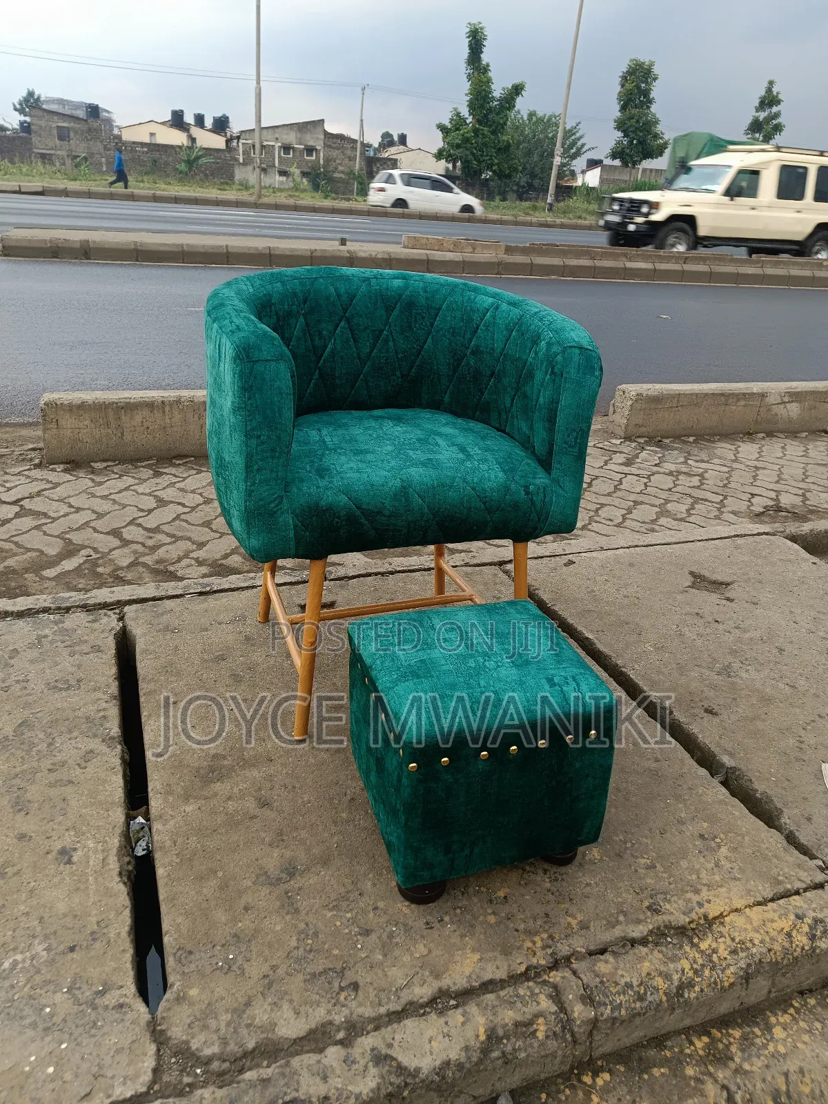 Pedicure Seat and Puff,