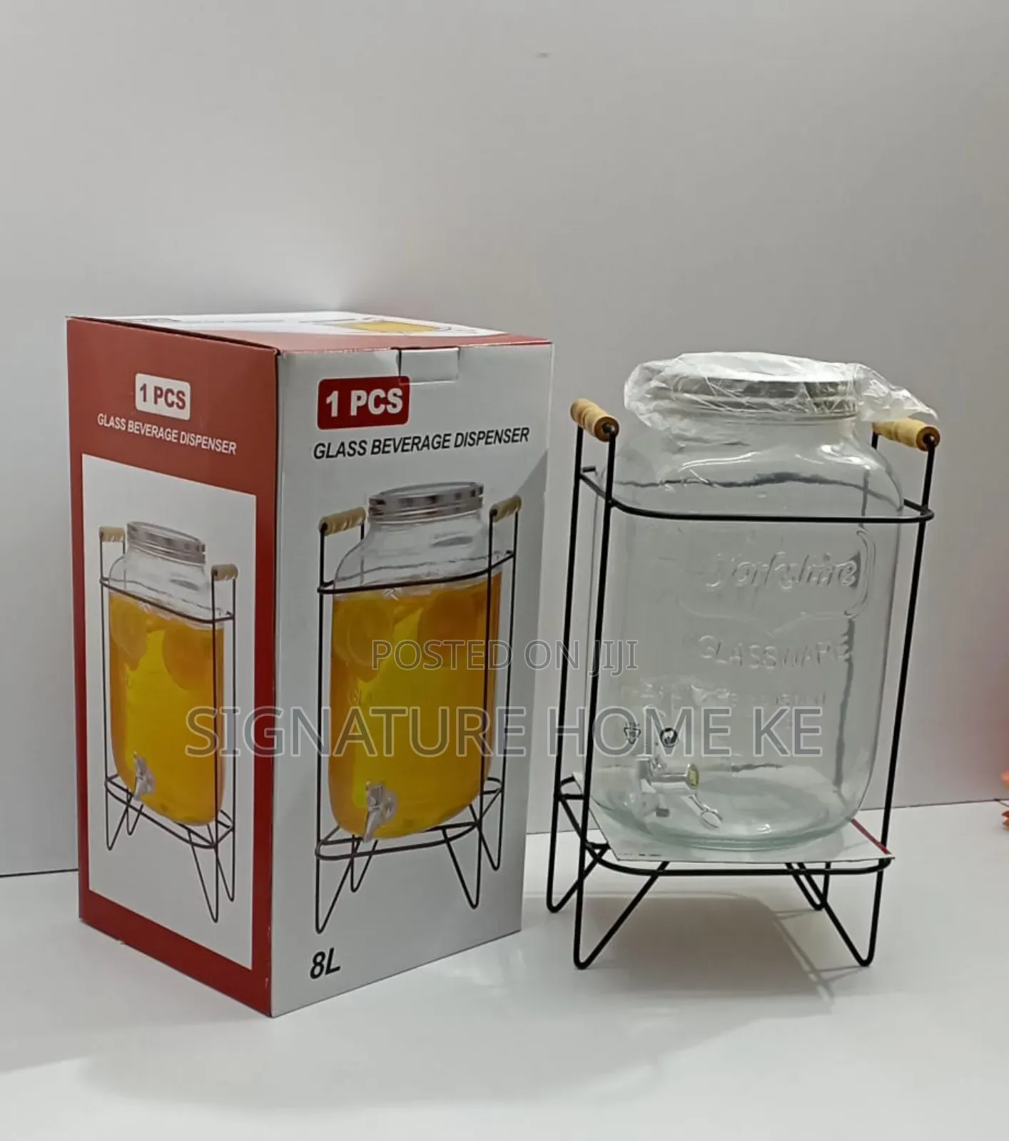 Juice Dispensers With Metallic Stand