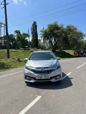 Honda Fit Shuttle 2017 Silver