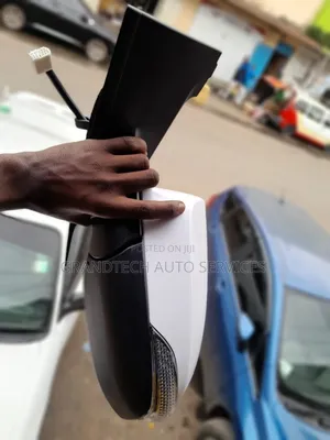 Toyota Vitz Jewela Side Mirror