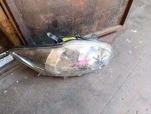 Toyota Auris Headlight Zenon