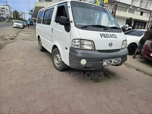 Nissan Caravan (Urvan) 2017 White