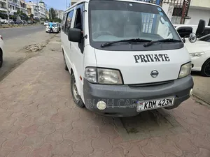 Nissan Caravan (Urvan) 2017 White