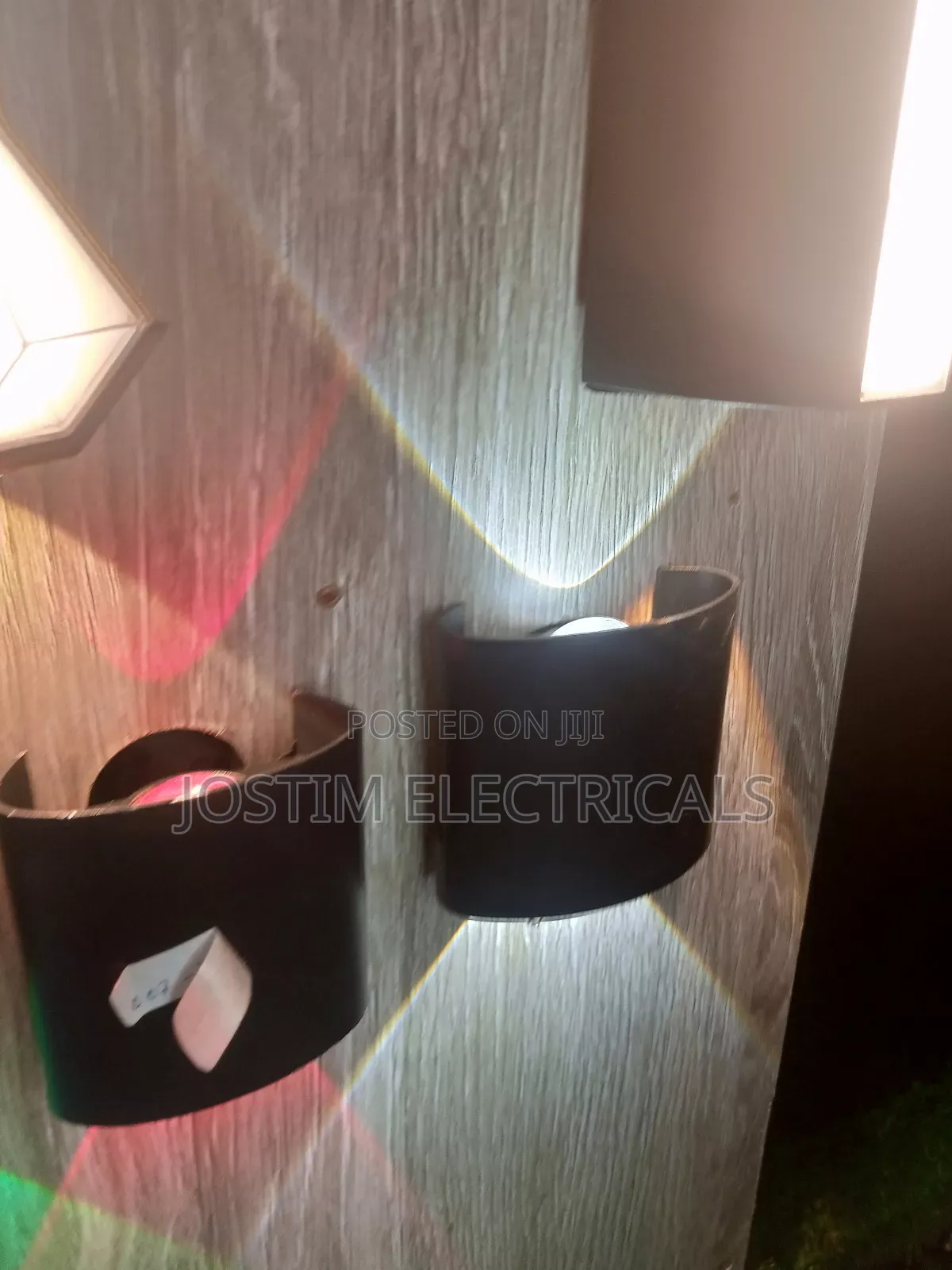 One Eye Up and Wall Bracket