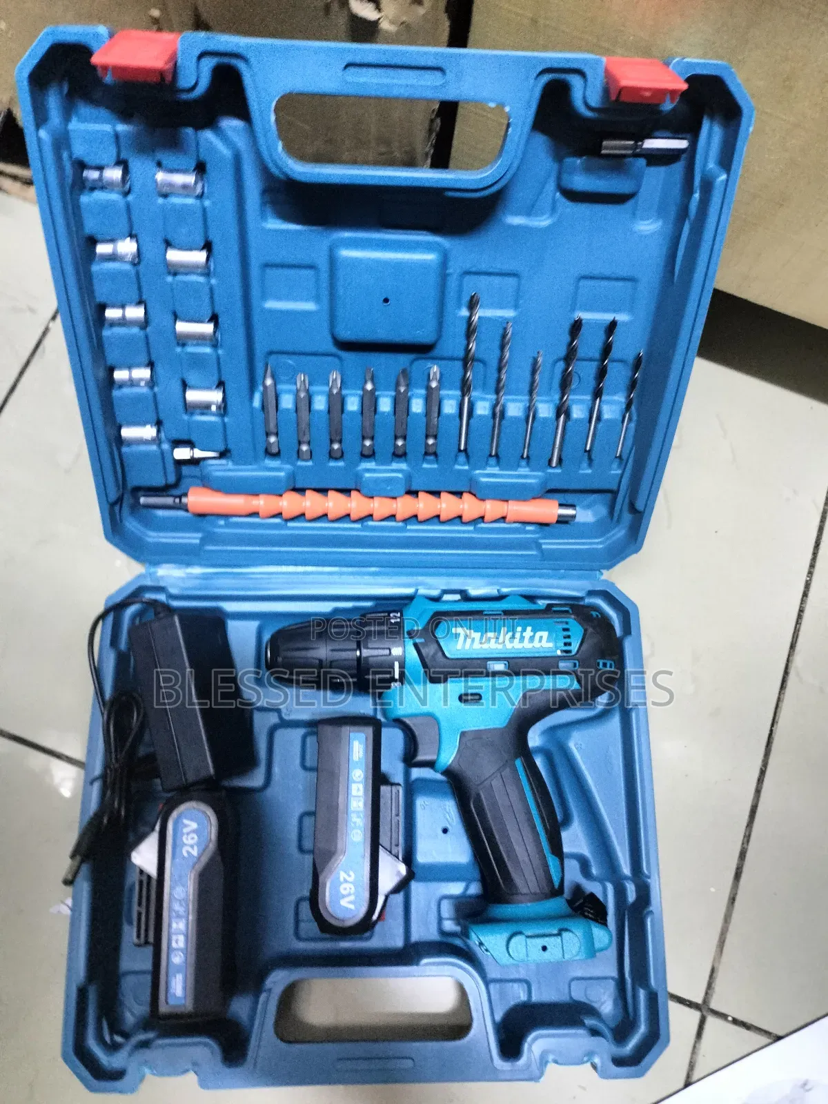 New Makita Rechargeable Drill/Cordless Drill Set