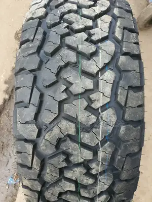 265 /70 R16 Comforser a/T.