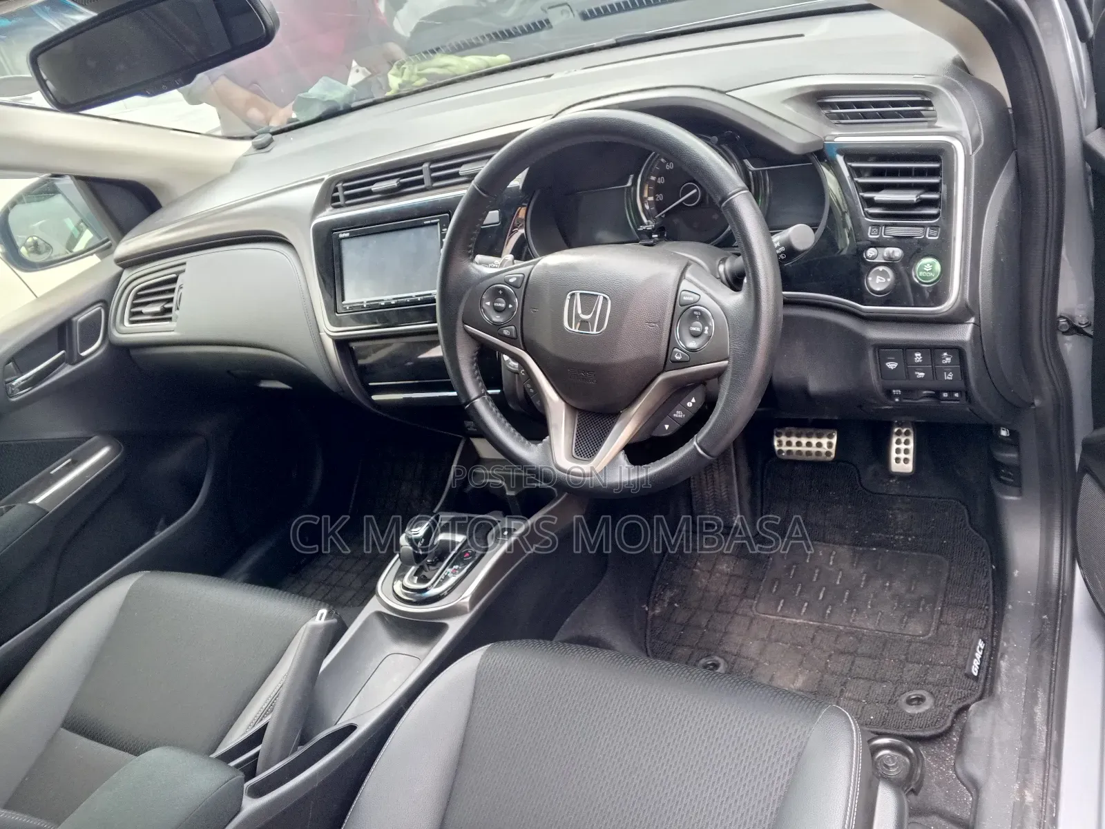 Honda Grace 2017 Silver