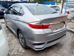 Honda Grace 2017 Silver