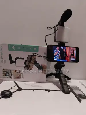 Vlogging Kit.Handheld Stick Stand Microphone.(Bluetooth)