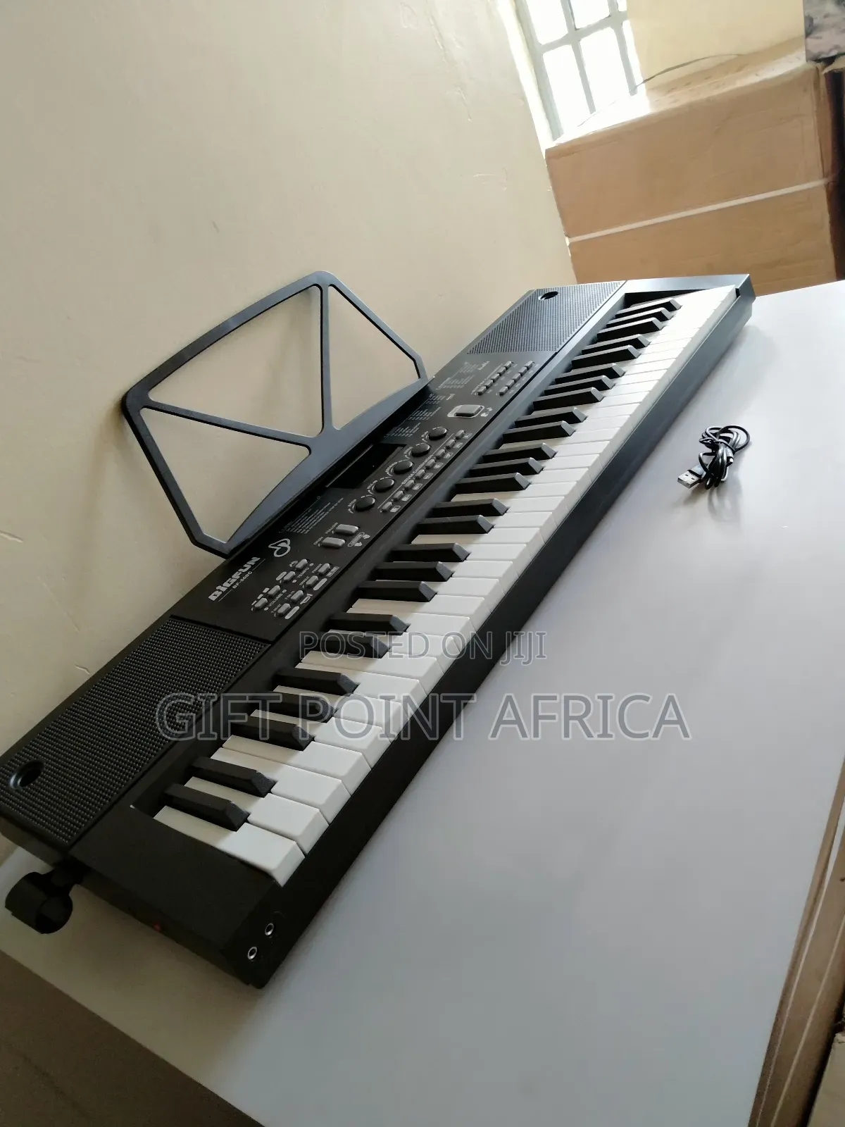 Professional Piano Keyboard With Built Battery