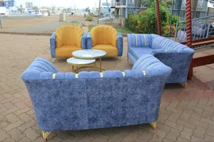 Set Of7 Seater and Coffee Table 