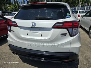 Honda Vezel 2017 Off white