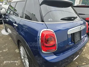 Mini Cooper 2017 Blue