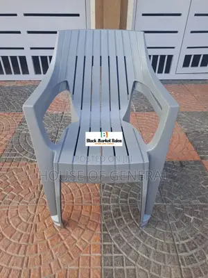 Gray Adix Plastic Chair
