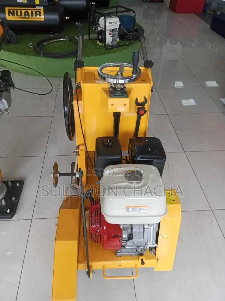 Hisaki Concrete Cutter 14" With a 5.5hp Honda Engine