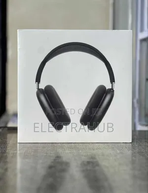 Apple Airpods Pro Max New Sealed in a Shop