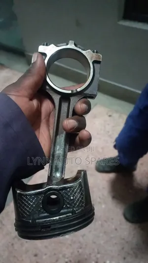 Nissan Vannete L8 Engine Complete Piston