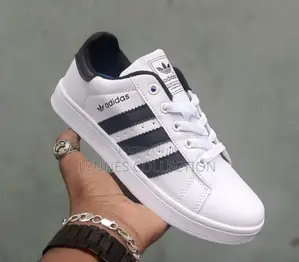 Adidas Sneakers