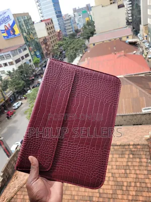 Crocodile Embossed PU Leather Laptop Sleeve