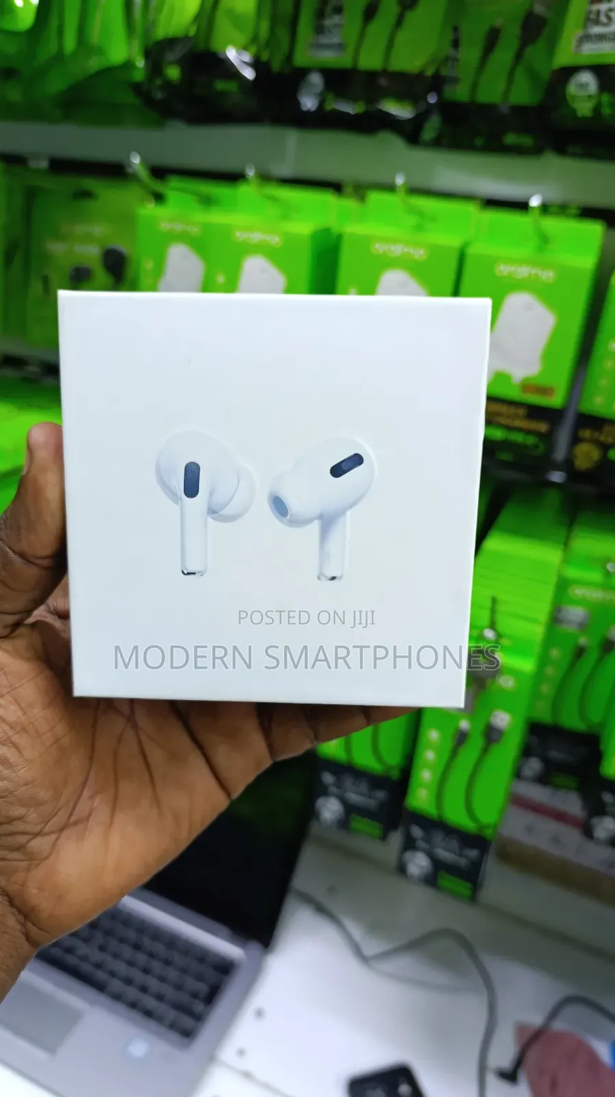 Apple Airpods Pro With Wireless Charging Case