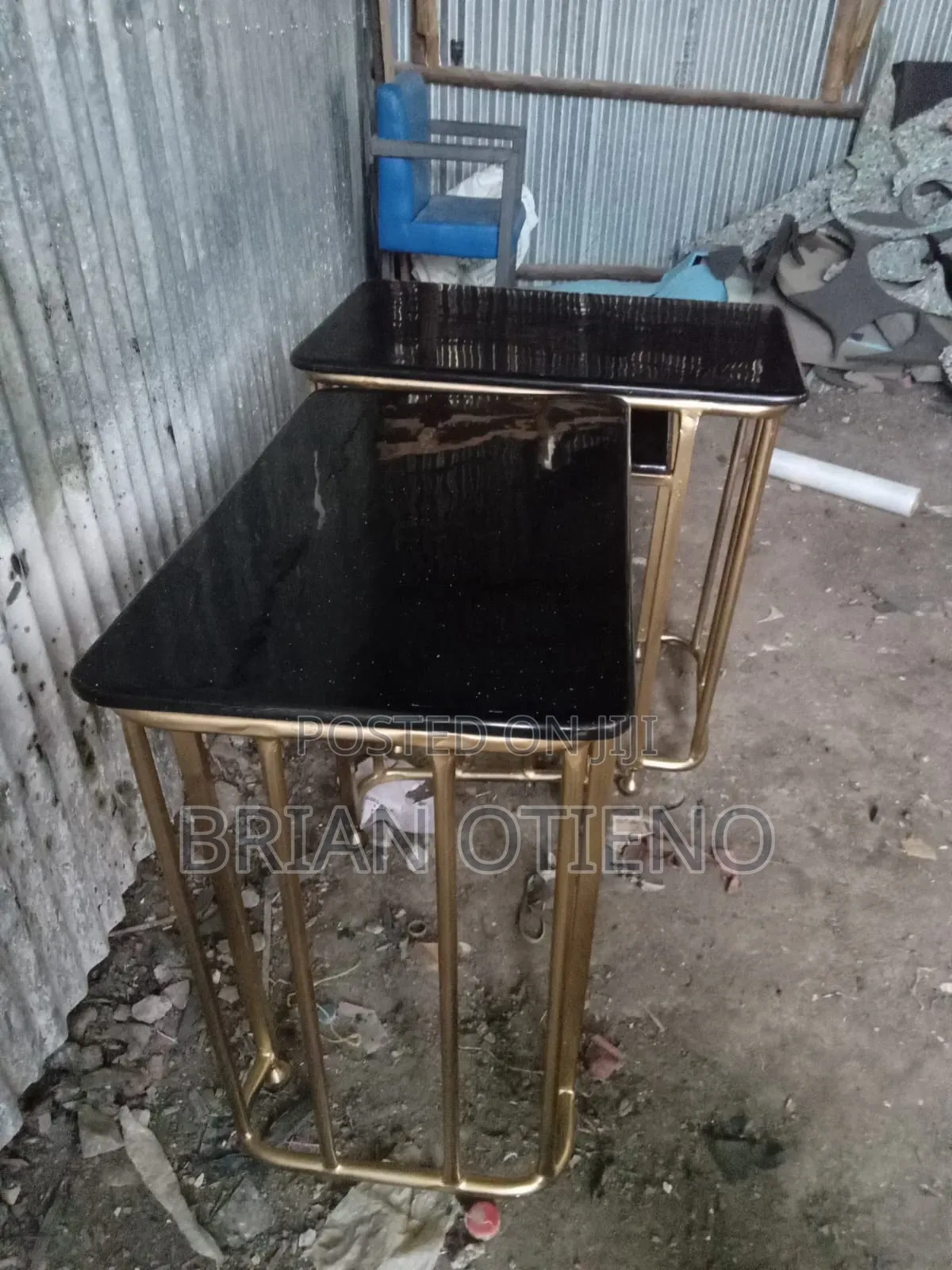 Black Nail Tables