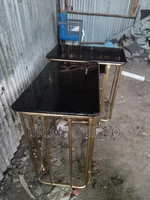 Black Nail Tables
