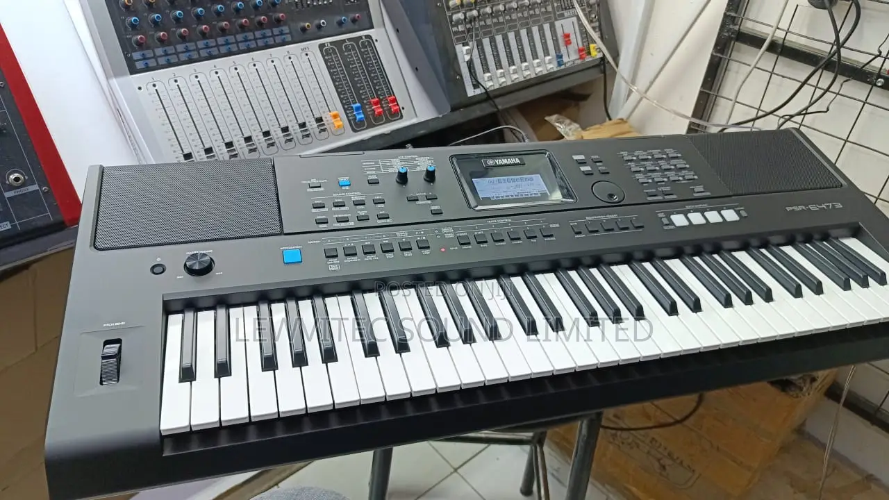 Musical Yamaha Keyboard