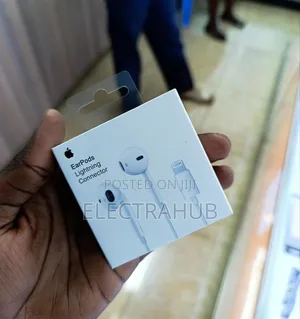 Apple Earpods Lighting Connector New Sealed in a Shop