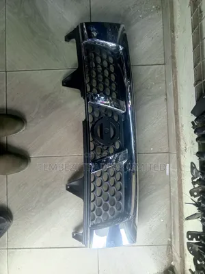 Grill/Grille Nissan Navara/Front Grilles Nissan Navara