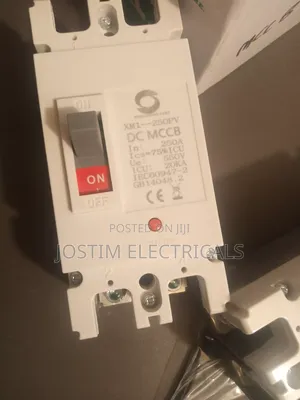 Solar DC McCb Circuit Breaker 250A