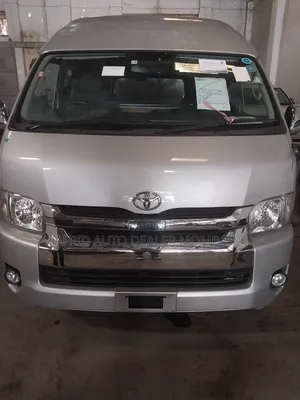 Toyota HiAce 2018 Silver