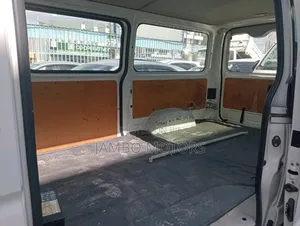 Toyota HiAce 2018 White