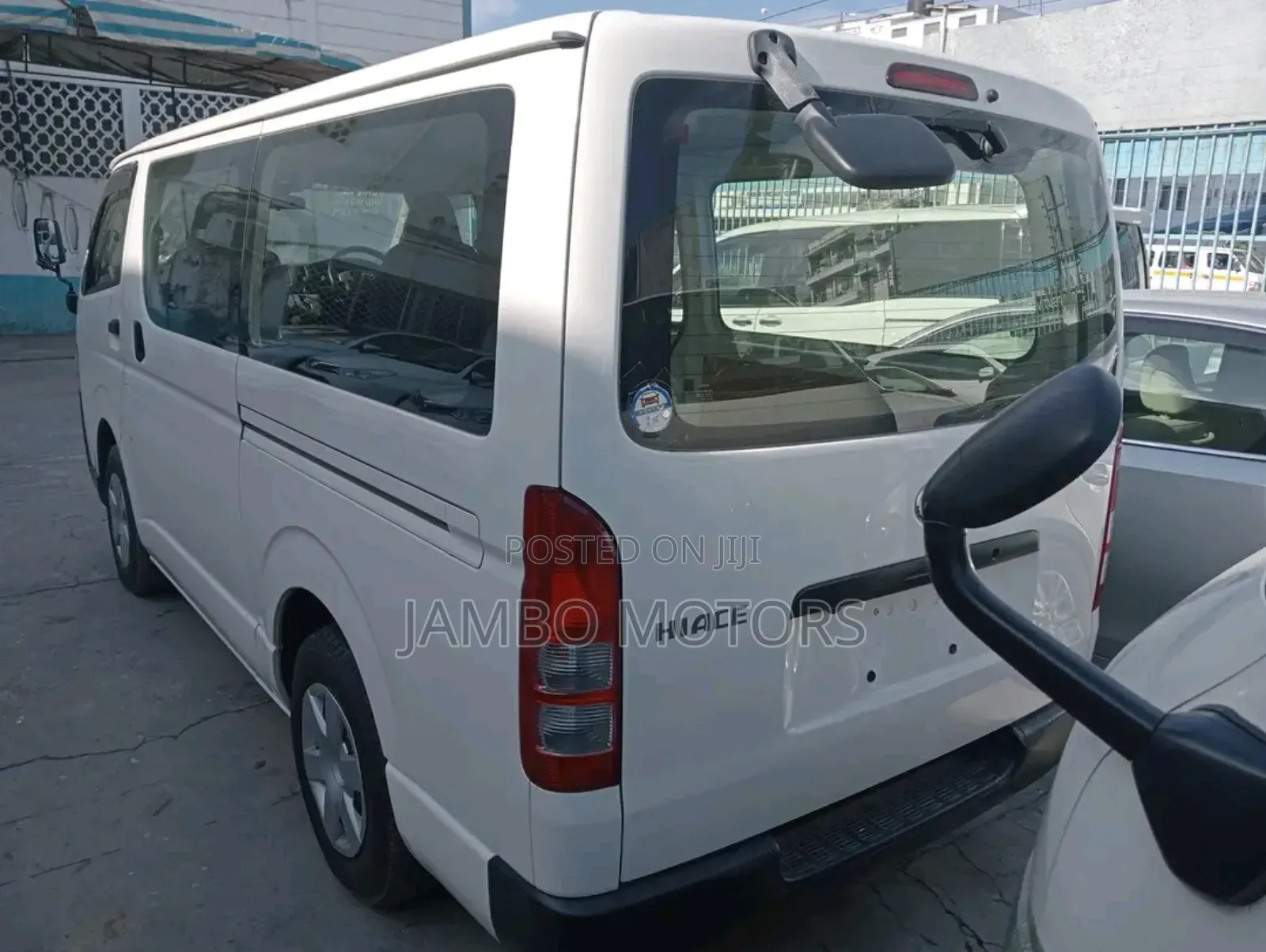 Toyota HiAce 2018 White