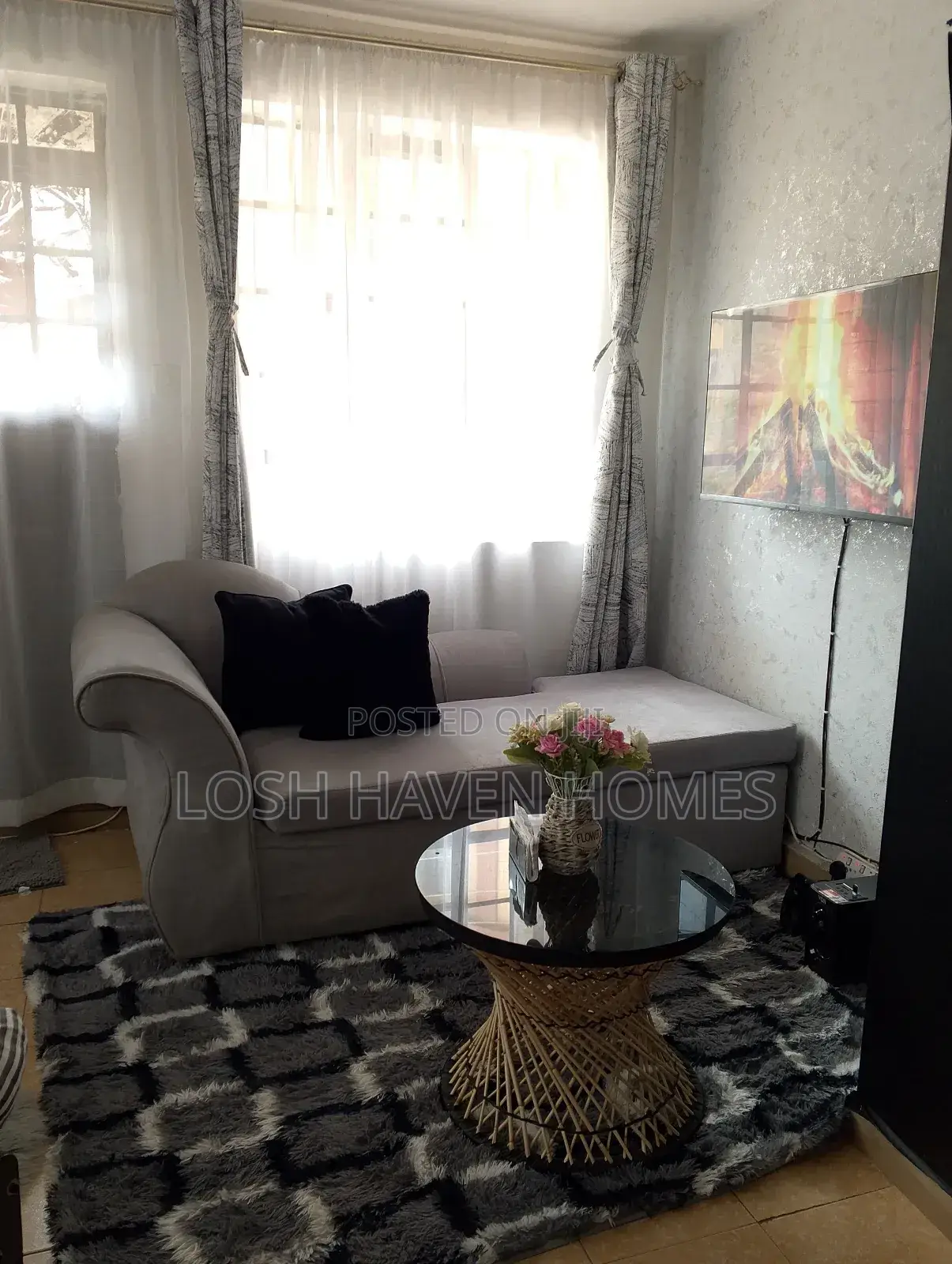 Grey Luxe Studio Airbnb in Roysambu TRM Drive