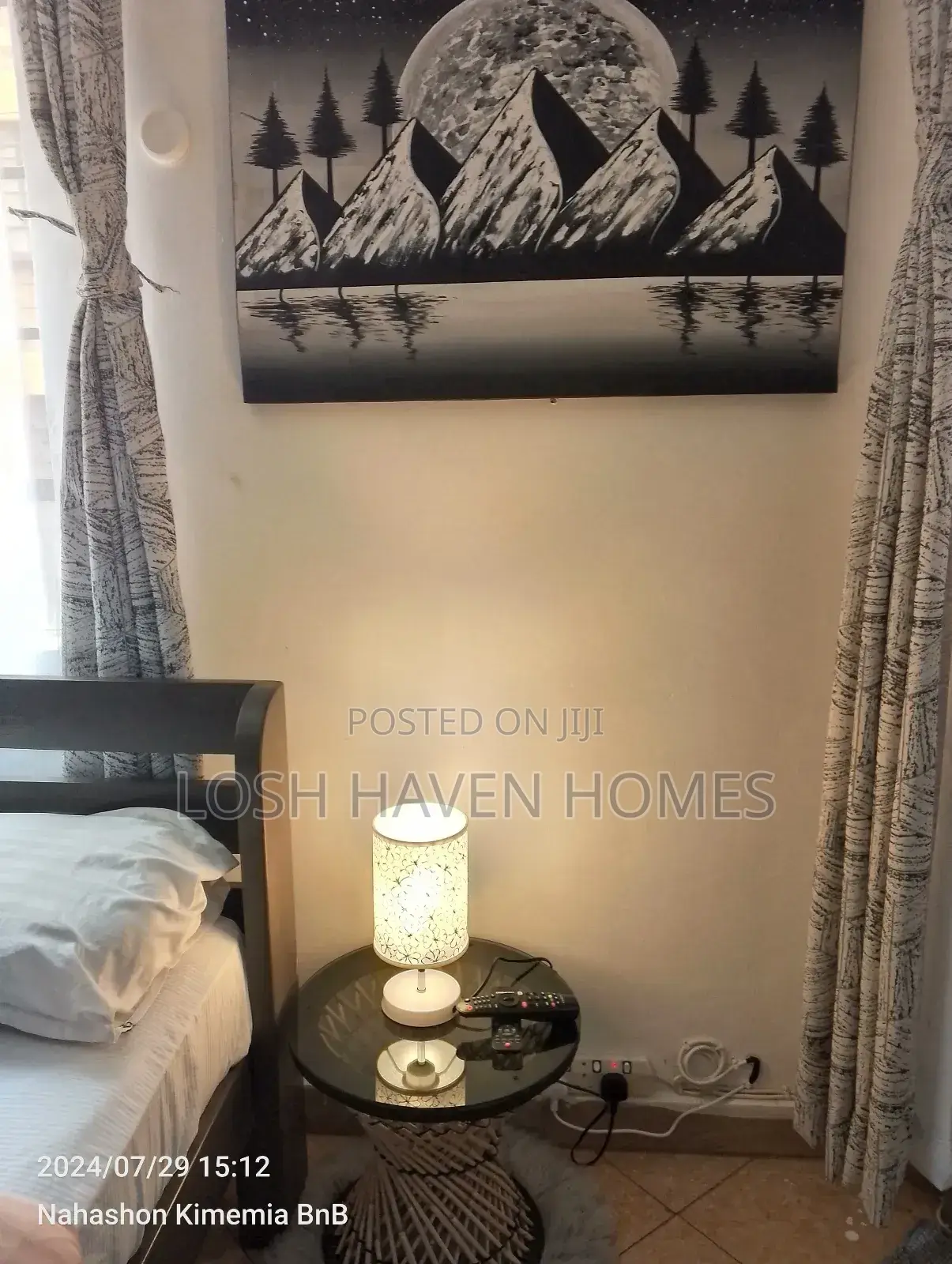 Grey Luxe Studio Airbnb in Roysambu TRM Drive